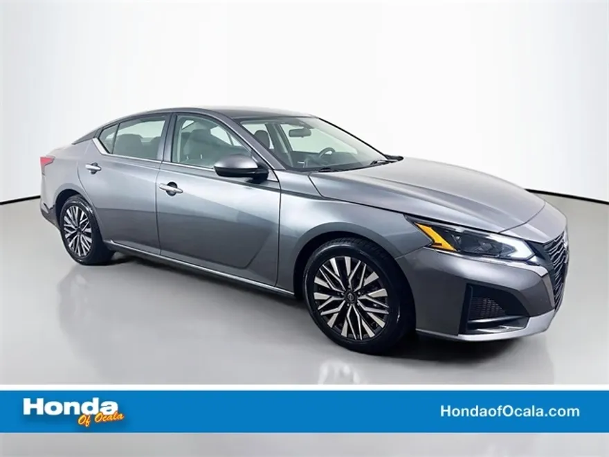 2023 Nissan Altima 2.5 SV photo 1