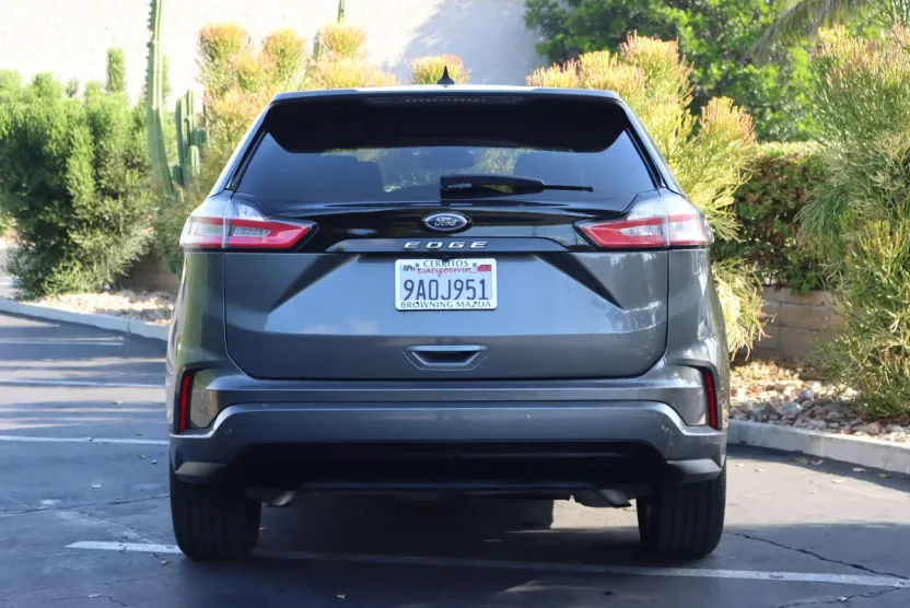 2022 Ford Edge ST photo 1