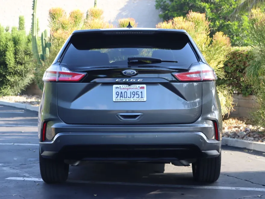 2022 Ford Edge ST photo 1