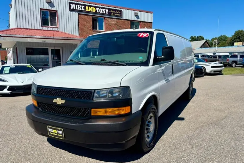 2019 Chevrolet Express Cargo Van 3500 photo 1