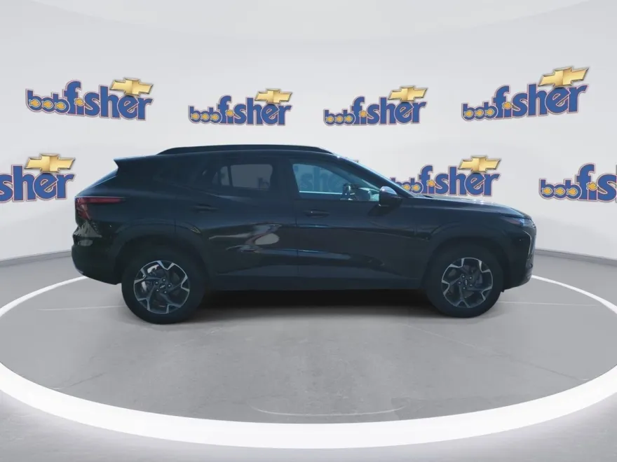 2025 Chevrolet Trax LT photo 1