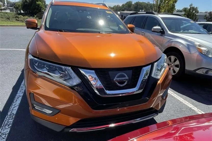 2017 Nissan Rogue SL photo 1