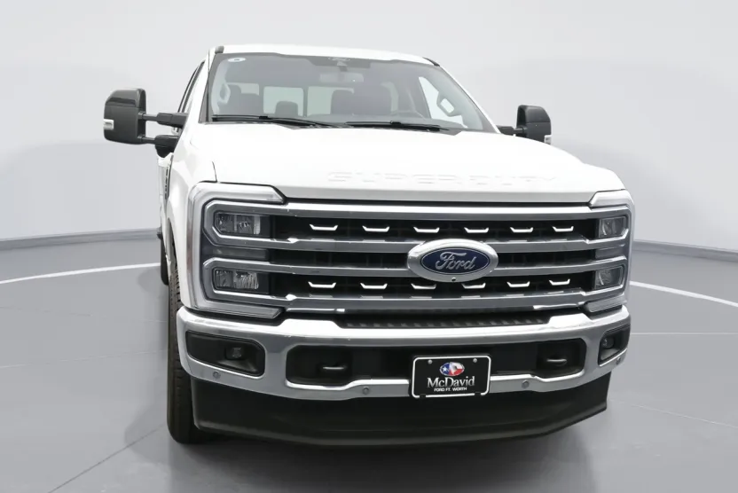 2025 Ford F-250 Lariat photo 1