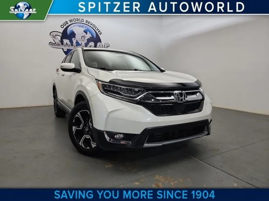 2017 Honda CR-V Touring photo 1