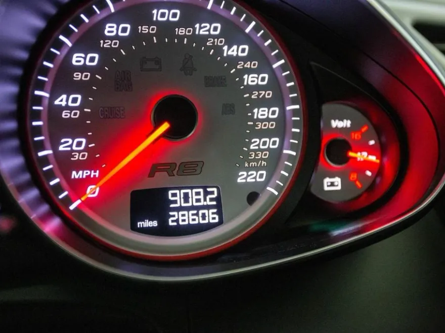 2011 Audi R8 5.2 photo 10