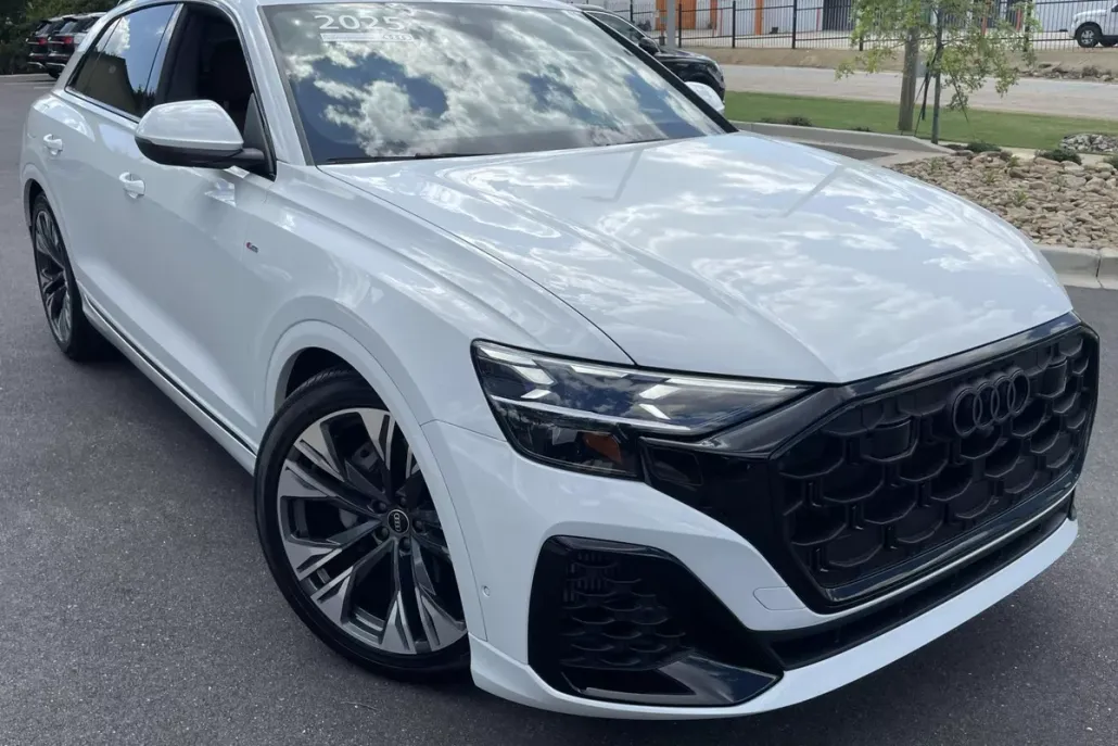 2025 Audi Q8 Prestige 55 photo 1