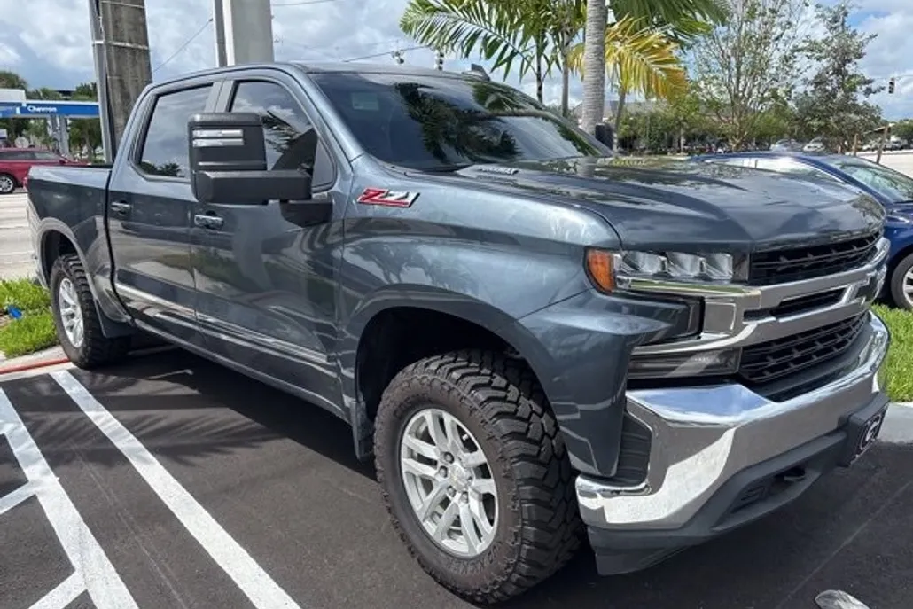 2020 Chevrolet Silverado 1500 LT photo 1