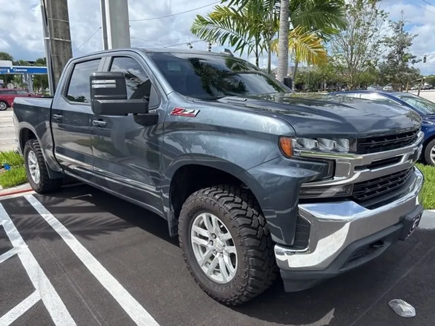 2020 Chevrolet Silverado 1500 LT photo 1