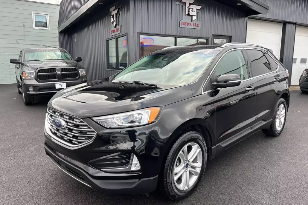2020 Ford Edge SEL photo 1