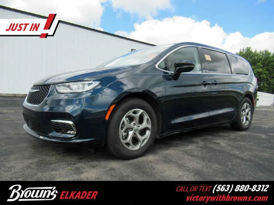 2024 Chrysler Pacifica Limited photo 1