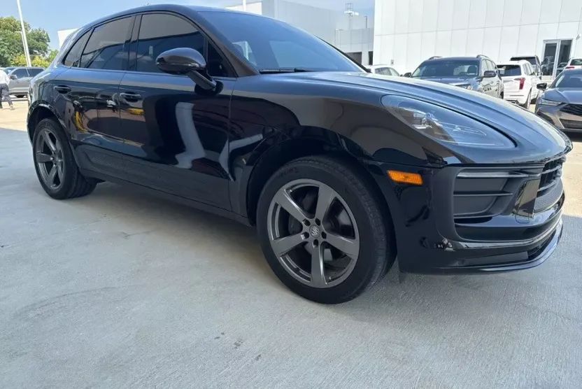 2022 Porsche Macan Base photo 1
