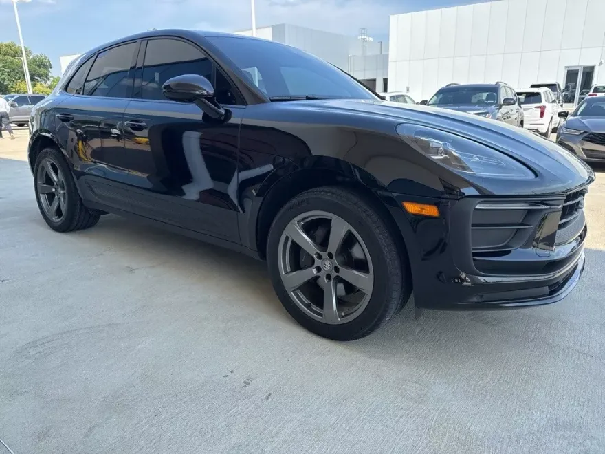 2022 Porsche Macan Base photo 1
