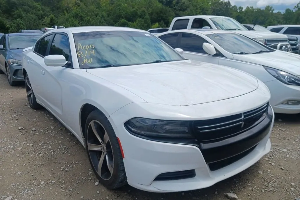 2017 Dodge Charger SE photo 1
