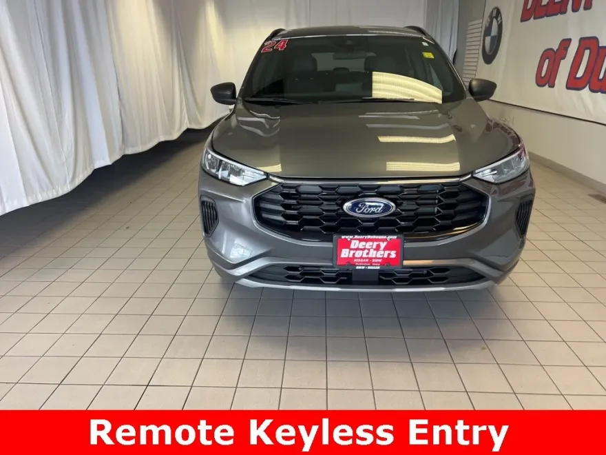 2024 Ford Escape ST-Line photo 2