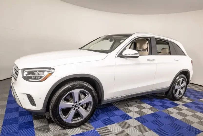 2022 Mercedes Benz GLC 300 photo 1