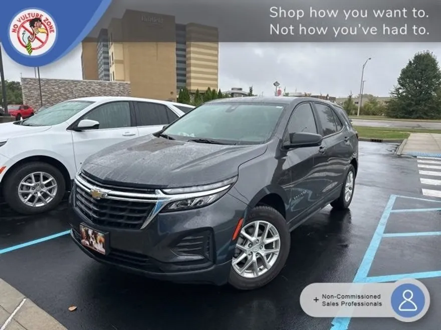 2022 Chevrolet Equinox LS photo 1