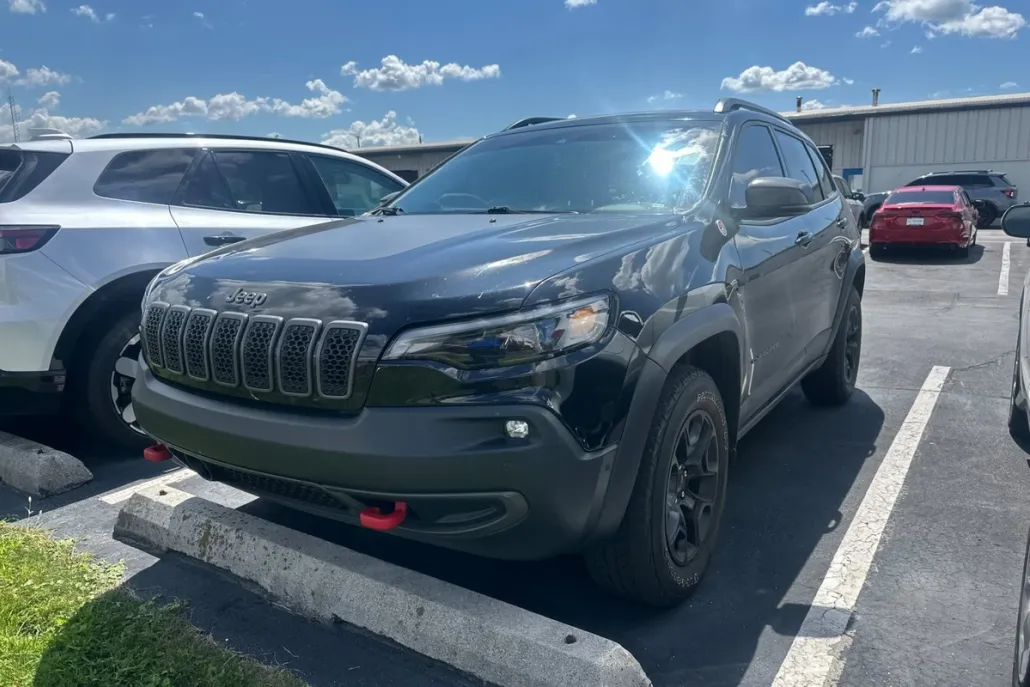 2019 Jeep Cherokee Trailhawk photo 1