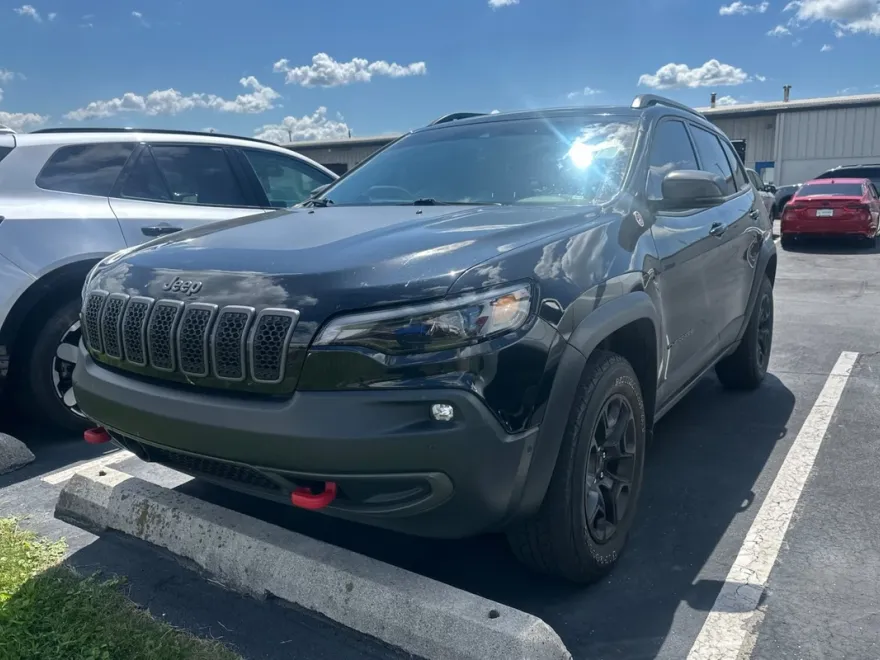 2019 Jeep Cherokee Trailhawk photo 1