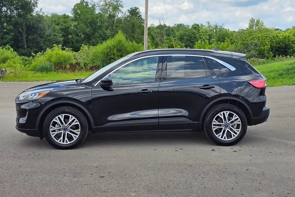 2022 Ford Escape SEL photo 1