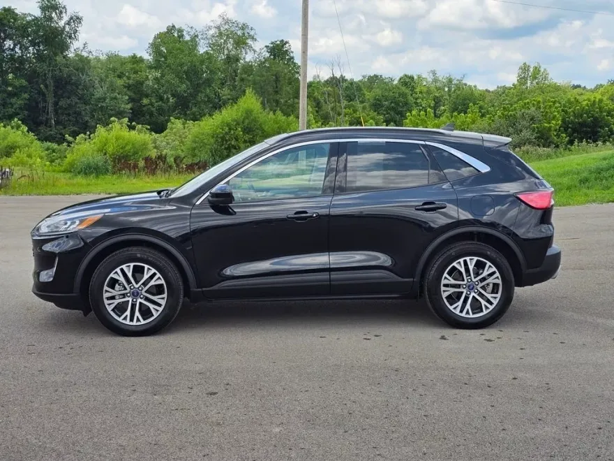 2022 Ford Escape SEL photo 1