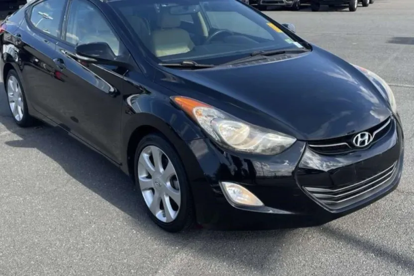 2013 Hyundai Elantra Limited photo 1