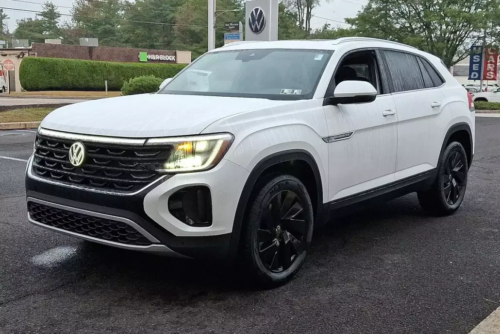 2026 Volkswagen Atlas Cross Sport SE Technology photo 1