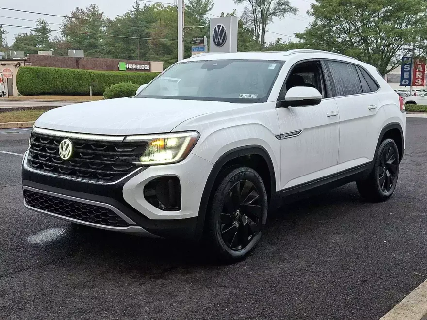 2026 Volkswagen Atlas Cross Sport SE Technology photo 1