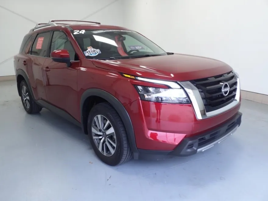 2024 Nissan Pathfinder SL photo 1