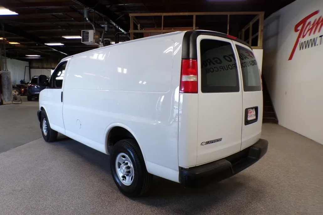 2018 Chevrolet Express Cargo Van photo 1