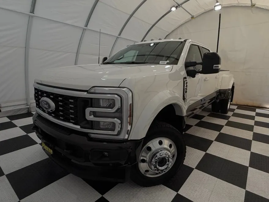 2025 Ford F-450 photo 1