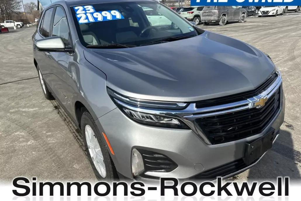 2023 Chevrolet Equinox LT photo 1