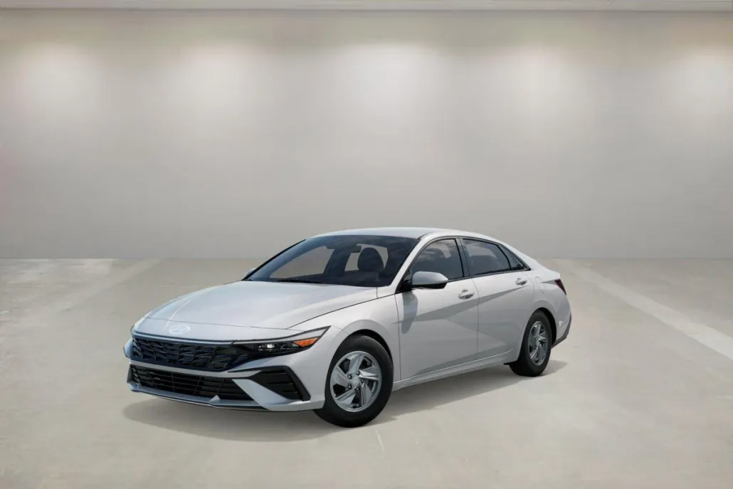 2025 Hyundai Elantra SE photo 1