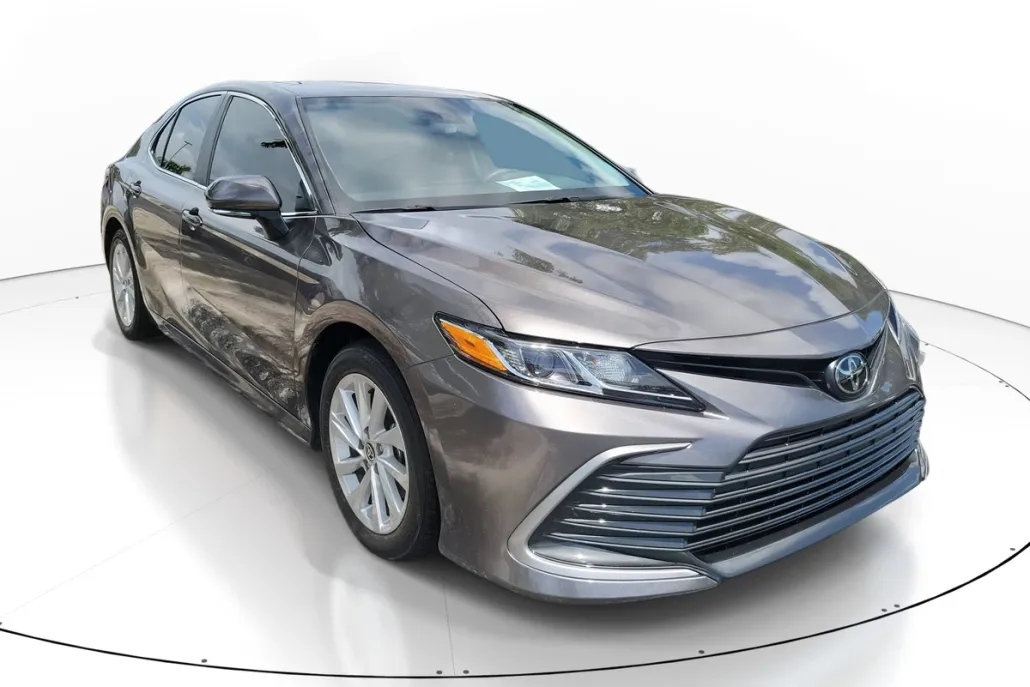 2024 Toyota Camry LE photo 1