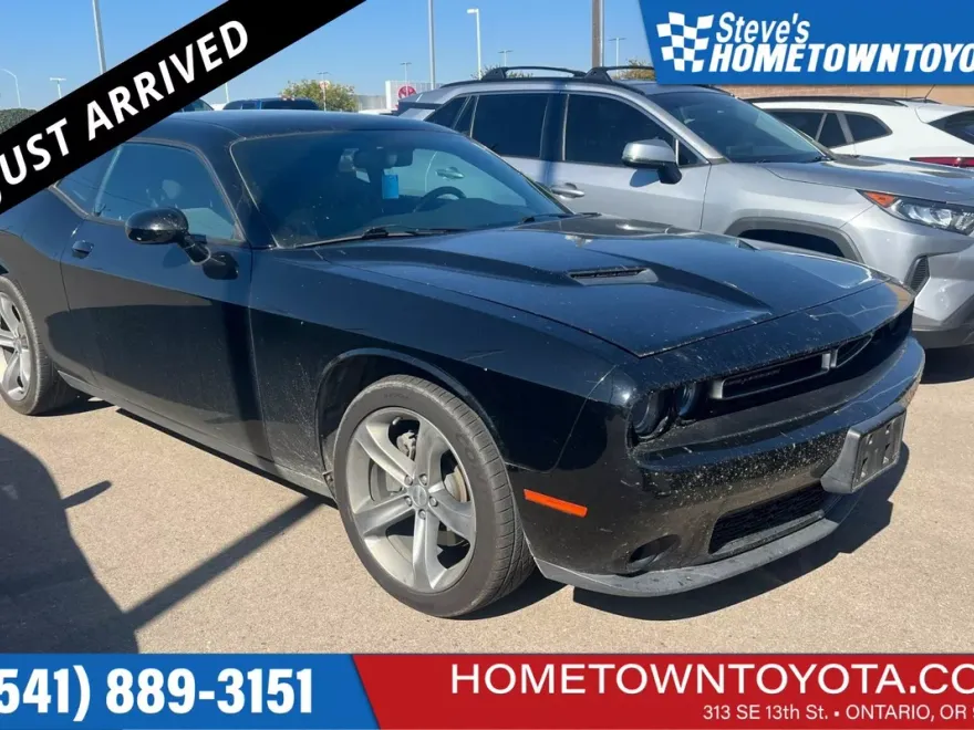 2015 Dodge Challenger SXT photo 1