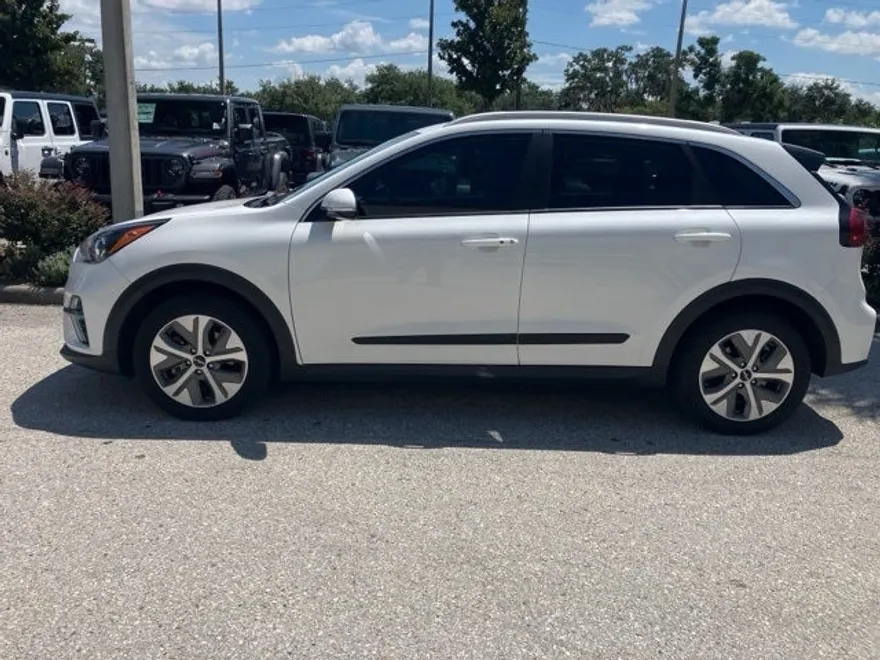 2022 Kia Niro EV EX photo 1