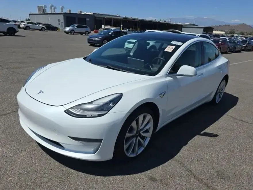 2018 Tesla Model 3 Long Range photo 1