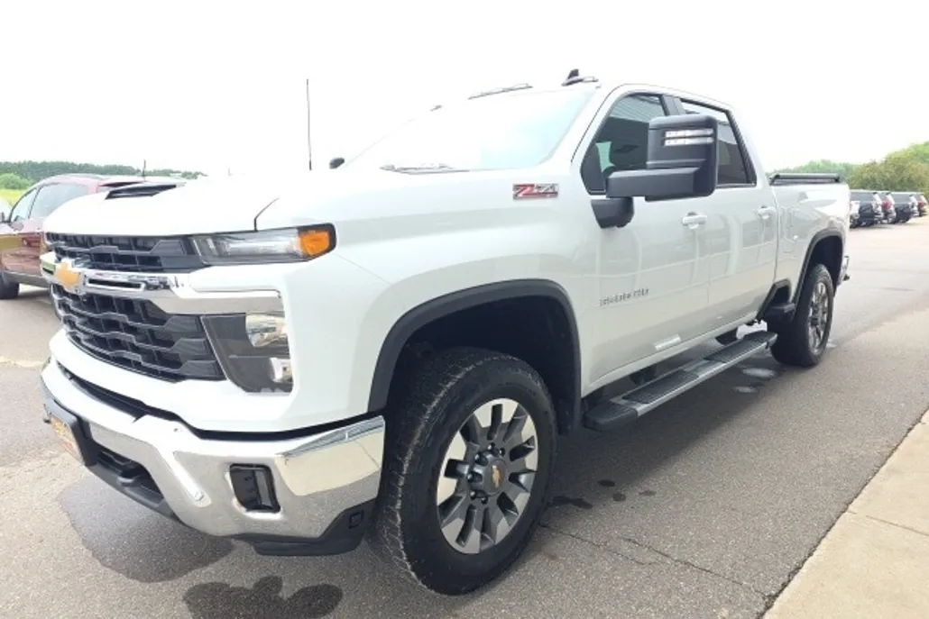 2024 Chevrolet Silverado 3500HD LT photo 1