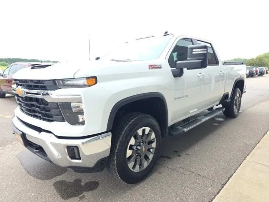 2024 Chevrolet Silverado 3500HD LT photo 1