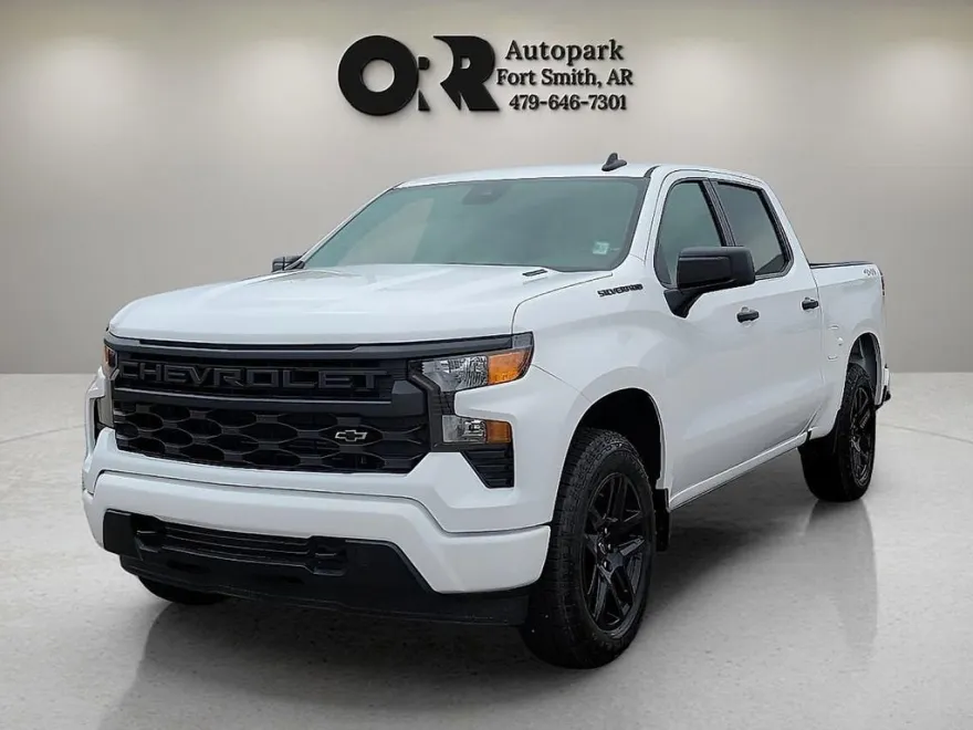 2025 Chevrolet Silverado 1500 Custom photo 1