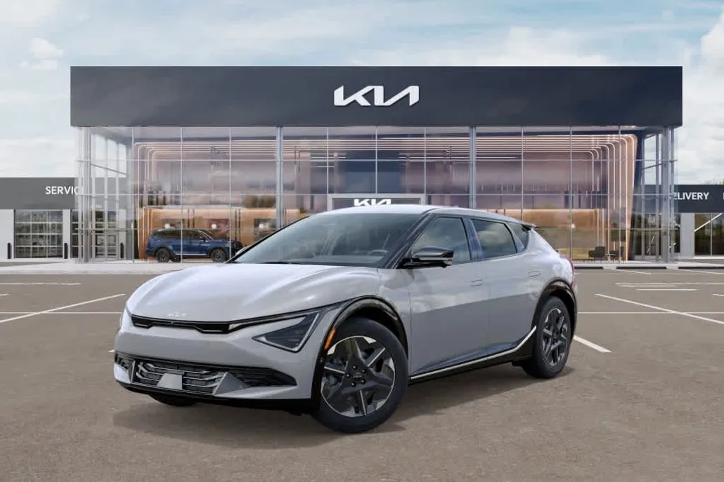 2025 Kia EV6 Light photo 1