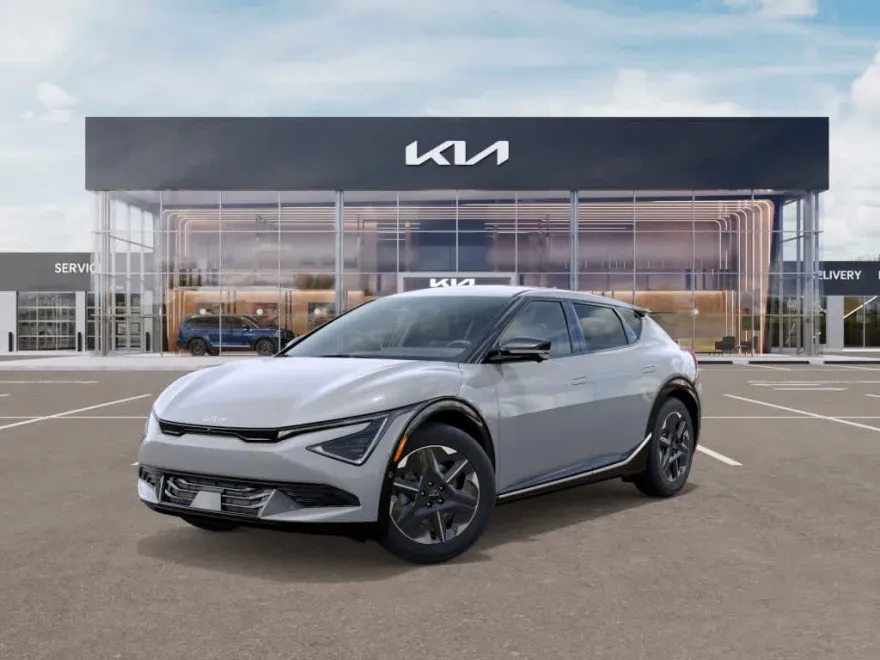 2025 Kia EV6 Light photo 1