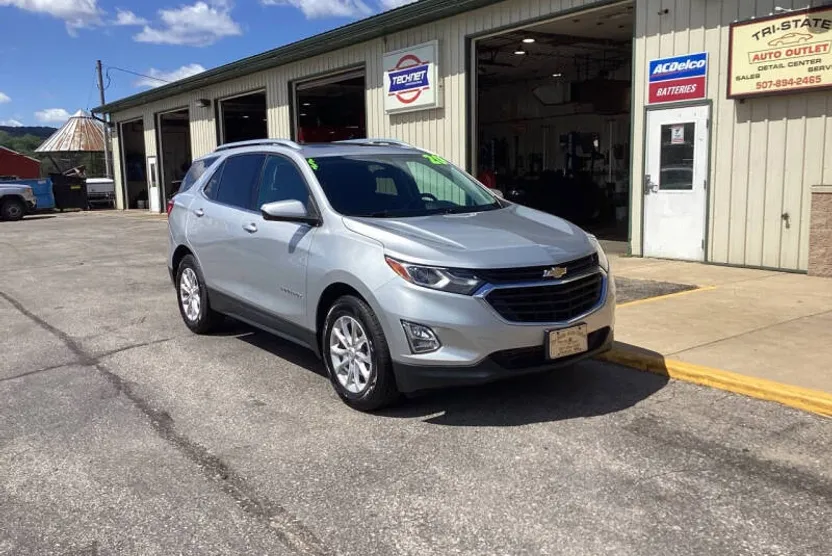 2020 Chevrolet Equinox LT photo 1