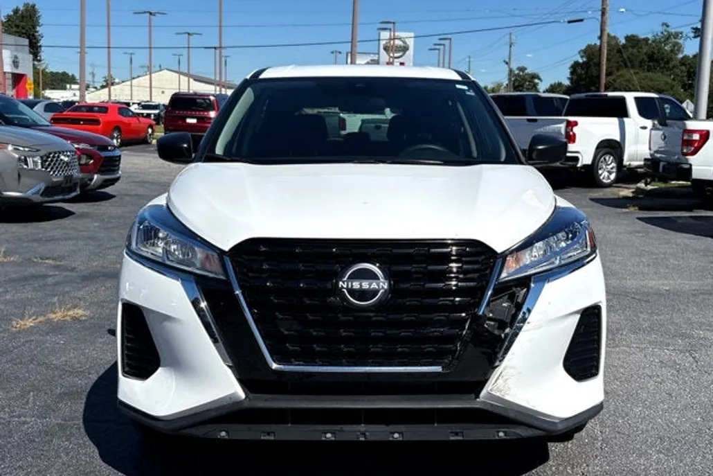 2024 Nissan Kicks S photo 1