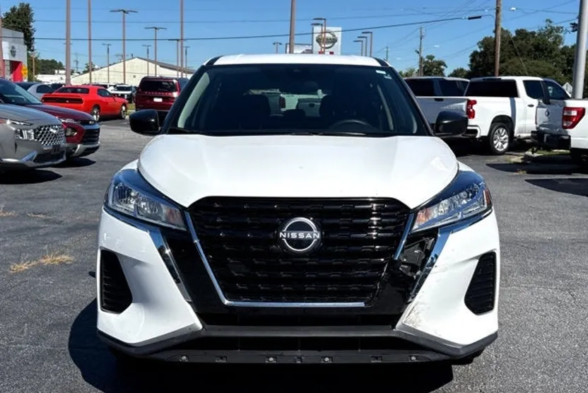 2024 Nissan Kicks S photo 1