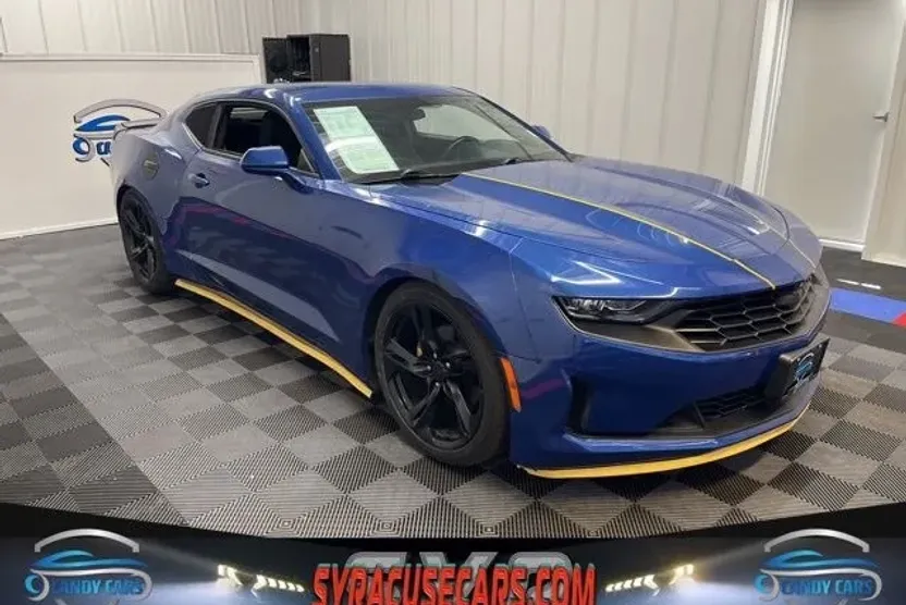 2019 Chevrolet Camaro 1LT photo 1