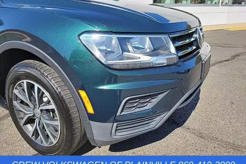 2019 Volkswagen Tiguan SEL R-Line photo 1