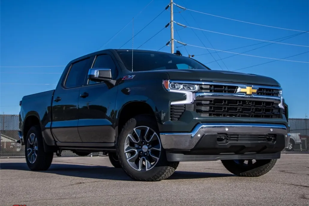 2025 Chevrolet Silverado 1500 LT1 photo 1