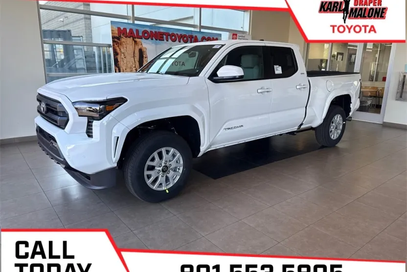 2025 Toyota Tacoma SR5 photo 1