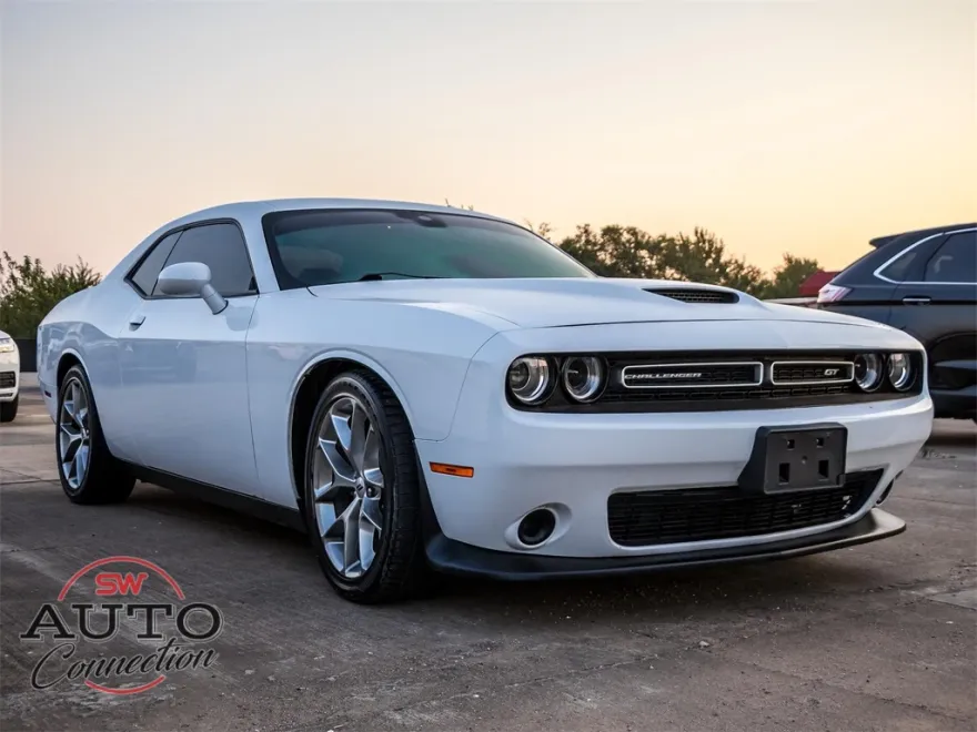 2023 Dodge Challenger GT photo 1