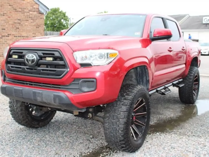 2019 Toyota Tacoma Double Cab SR photo 1